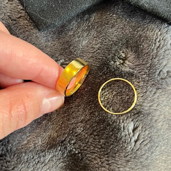 Mejuri stackable rings - Picture 2 of 5